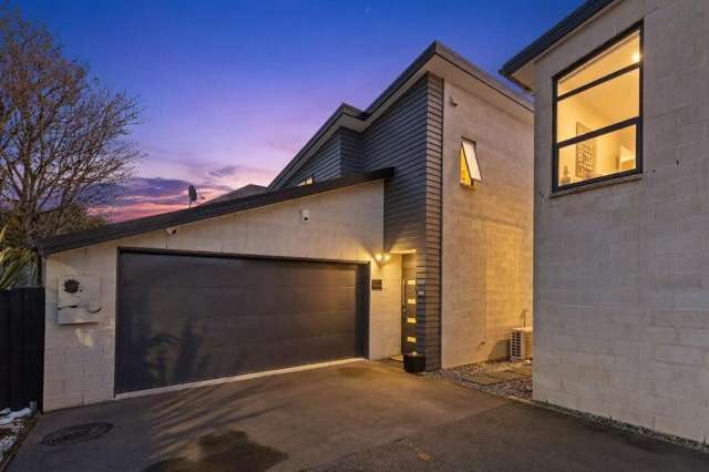 Modern, Low-Maintenance Living Close to the City