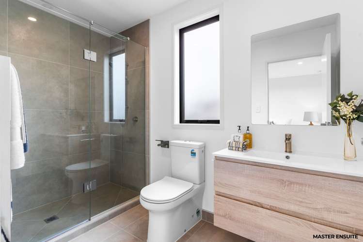 2/8 Chivalry Road Glenfield_7