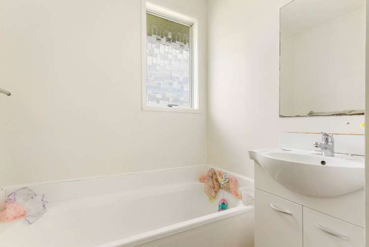 41 Frobisher Way Clendon Park_9