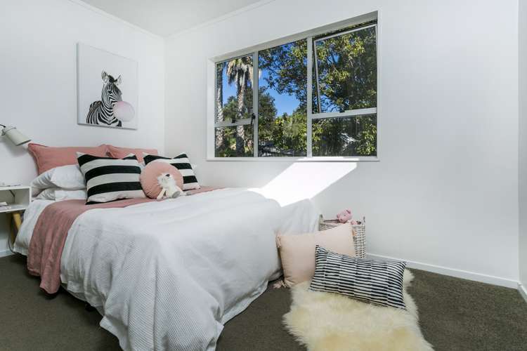 33b Ngahere Views Orewa_9