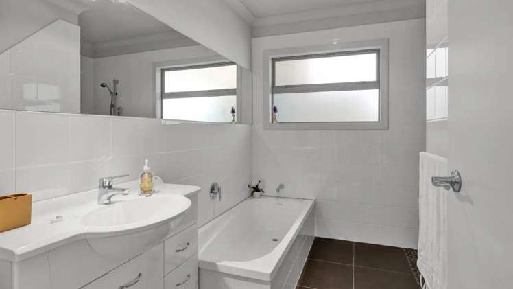 4A Marchant Place Westown_13