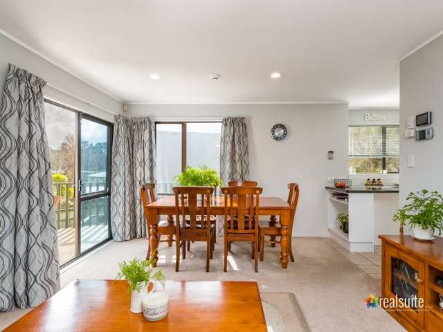 8 Monarch Grove Maoribank_4