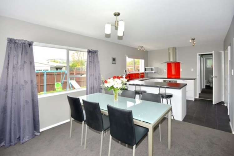 2/10 Cardiff Avenue Somerfield_8