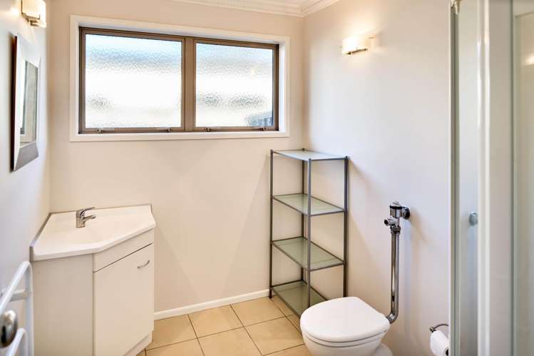 1/6 Cornwall Street Lower Hutt_11