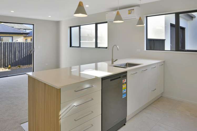 B/15 Delph Street_3