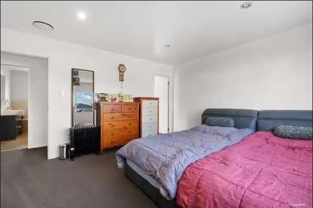  6 Listack Drive Flat Bush_2