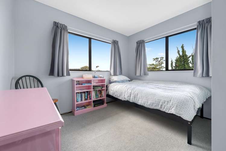 25 & 25a Sandgate Avenue Botany Downs_11