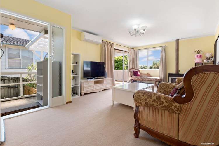 13 Finlow Drive Te Atatu South_5