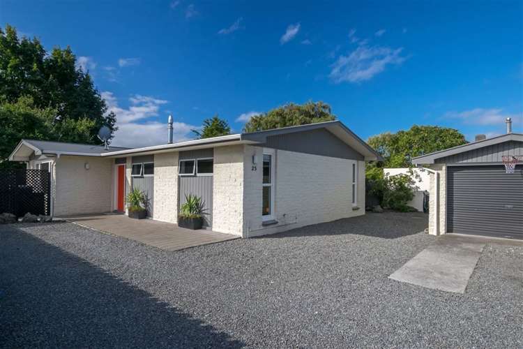 25 Newbourne Crescent Redwoodtown_24