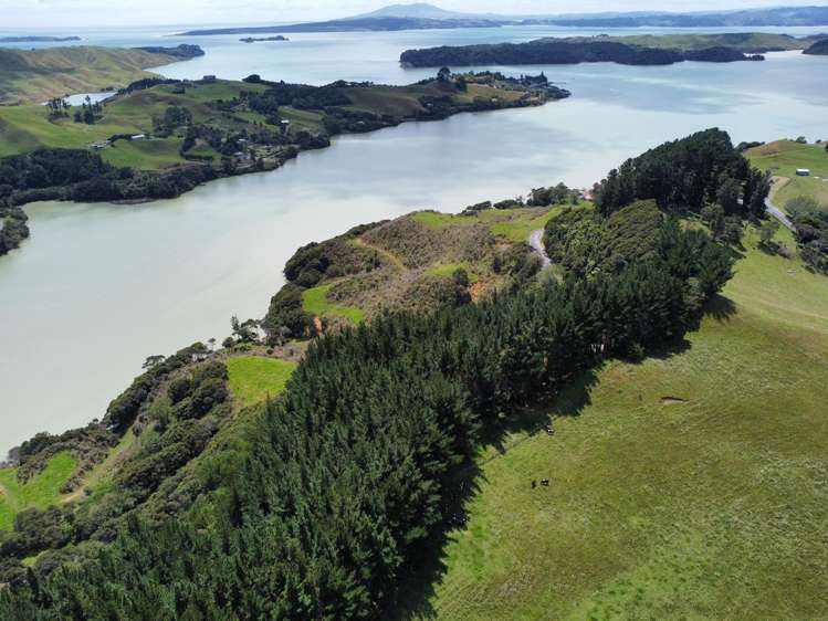 822 Te Waitere Road Taharoa_6