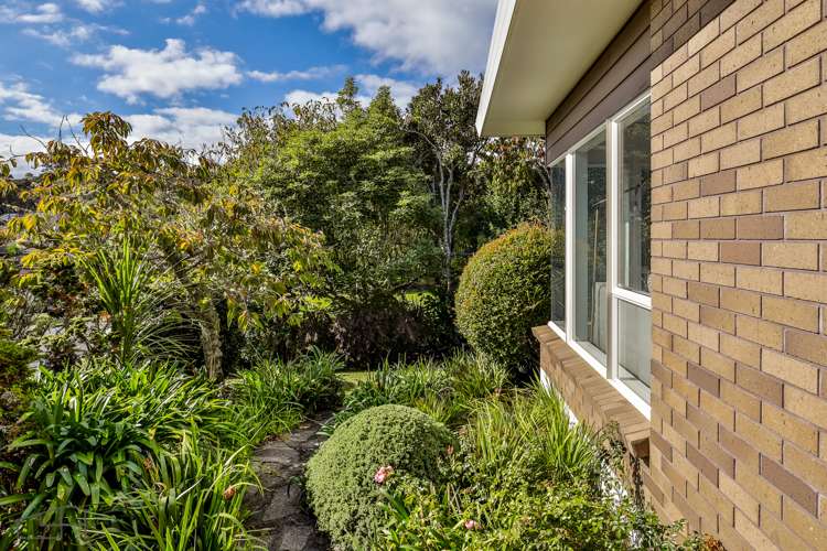 10 Woodfern Crescent Titirangi_27