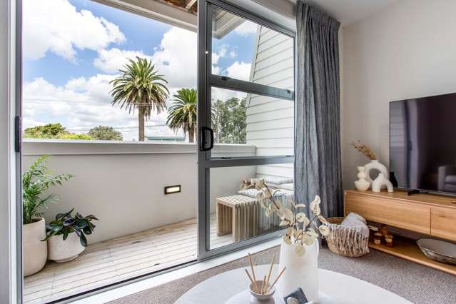 25/3 Riverside Road Orewa_1