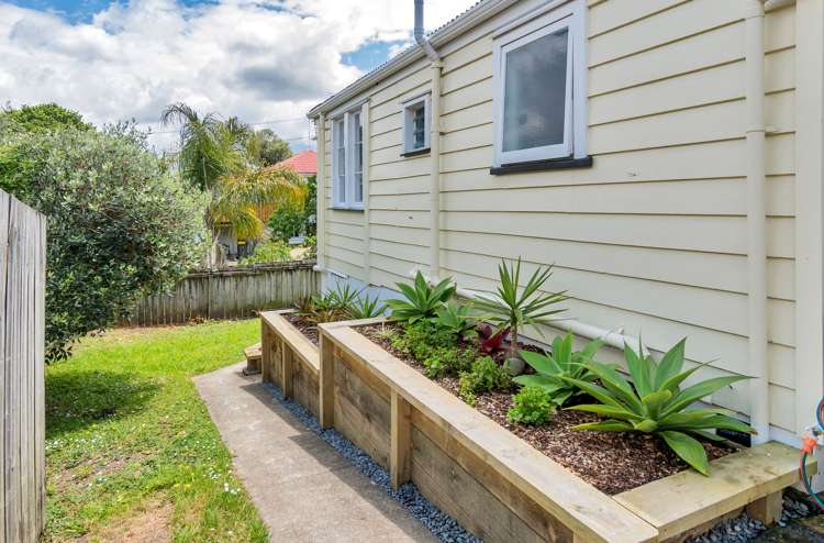23 Karaka Street Helensville_7