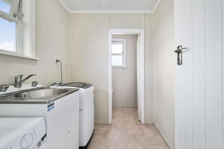 2 Tapsell Road Fairy Springs_13