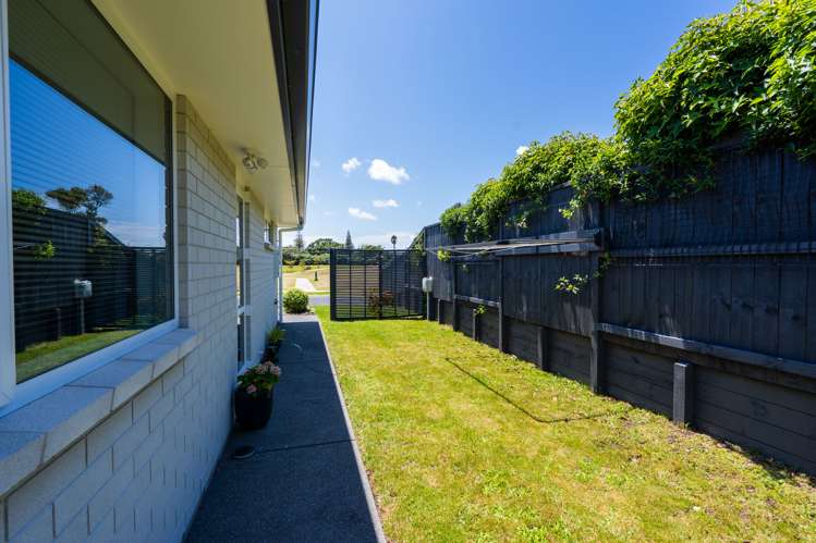 17 Powhaitere Road One Tree Point_32