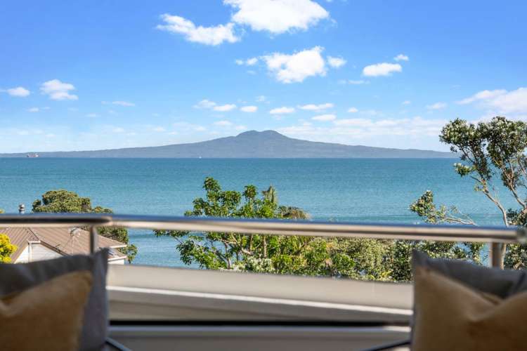 19 Zita Avenue Matakatia_2