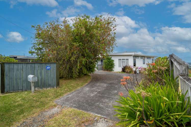 31 Roberts Road Matakatia_18