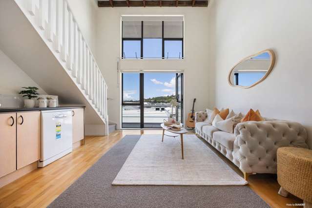 Contemporary Central Living with Carpark