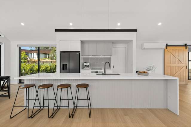 6 Round Hill Rise Cracroft_3