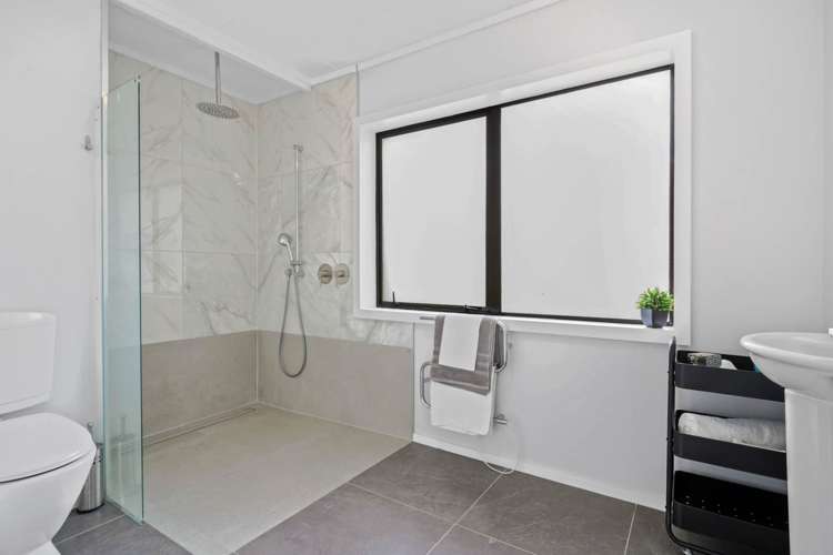 2/610 Beach Road Browns Bay_3