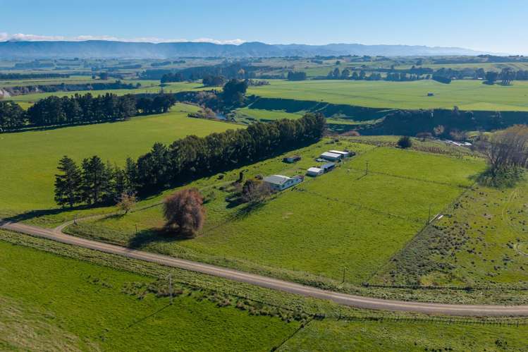 120 Okarae Road Rangitikei Surrounds_16