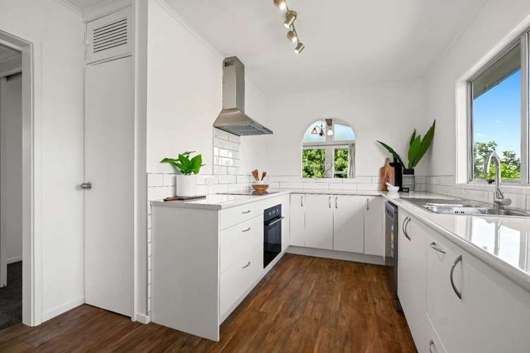 12 Starr Street 11330_6