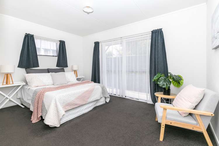 2 Inverness Avenue Hamilton East_11