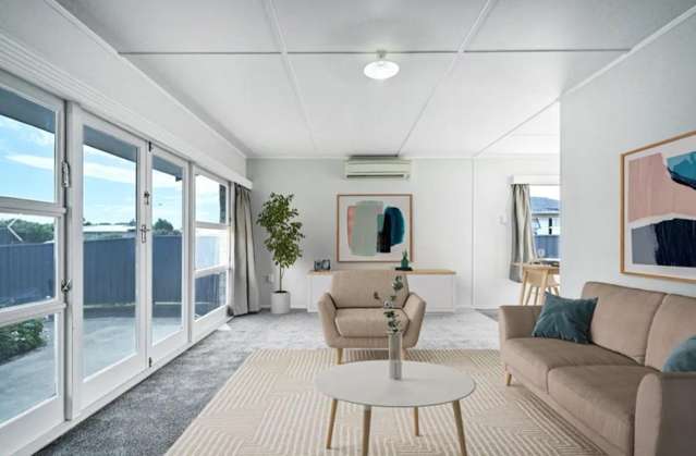 52 Folkestone Drive 10480_2