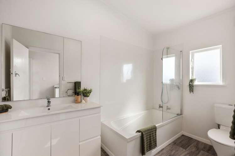 4a Tarawera Road Johnsonville_12