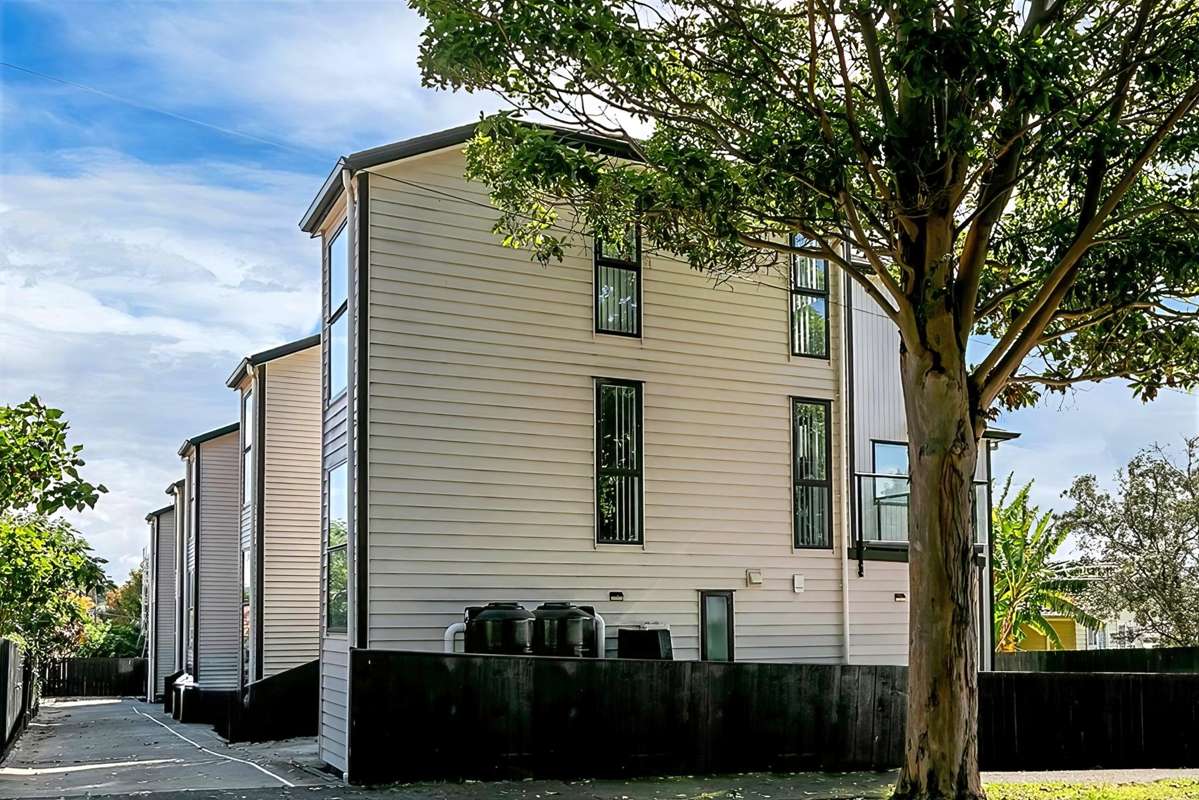 31A,C,D,E Waddell Avenue_1