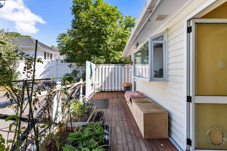 6 Arahoe Road New Lynn_22