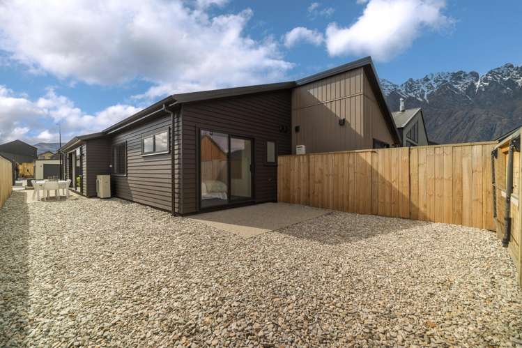 5 Reedland Street Jacks Point_15
