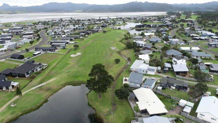 158 The Fairway Matarangi_14