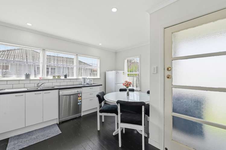 21 Russell Road Fairy Springs_2