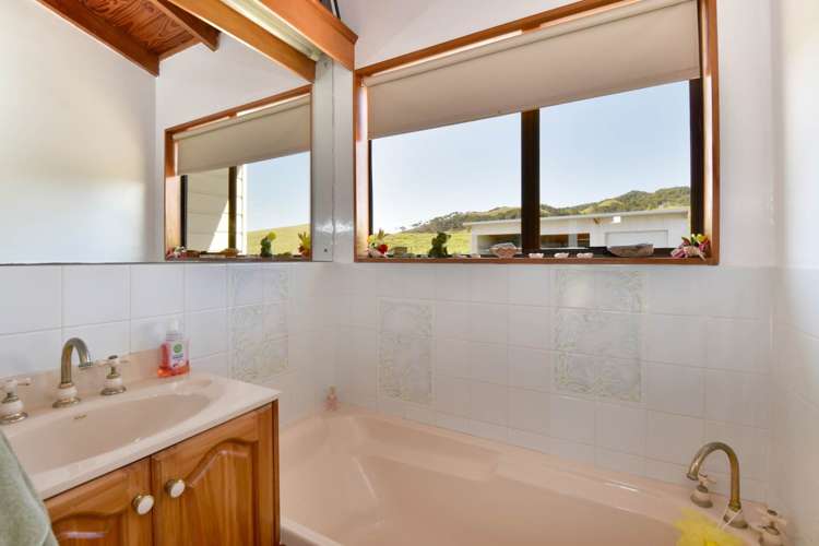 3356 Kaipara Coast Highway Glorit_26