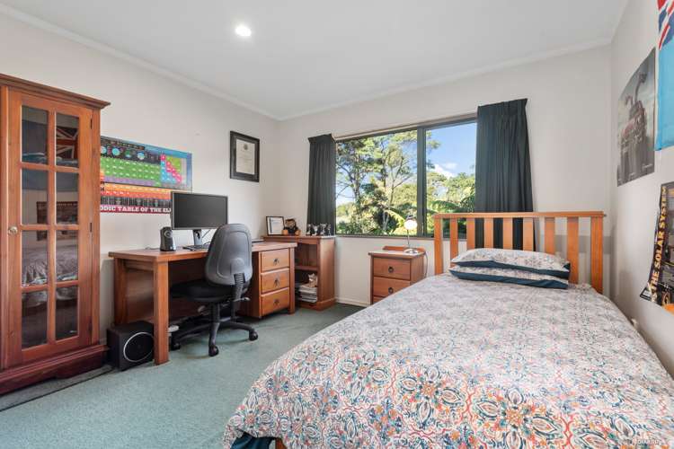 51 Staincross Street Green Bay_11