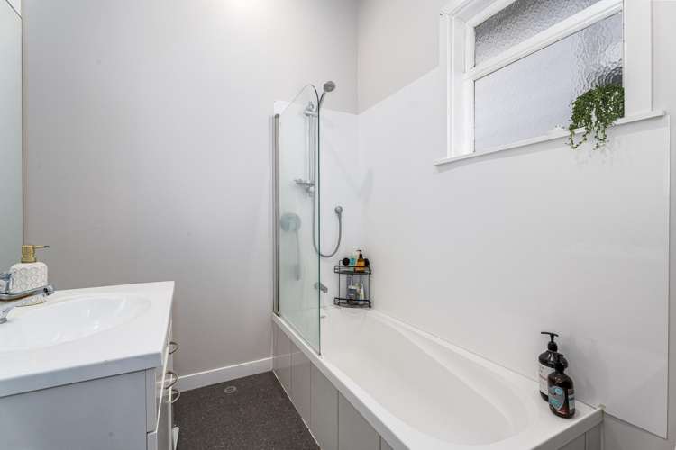 38 Rua Street Lyall Bay_22