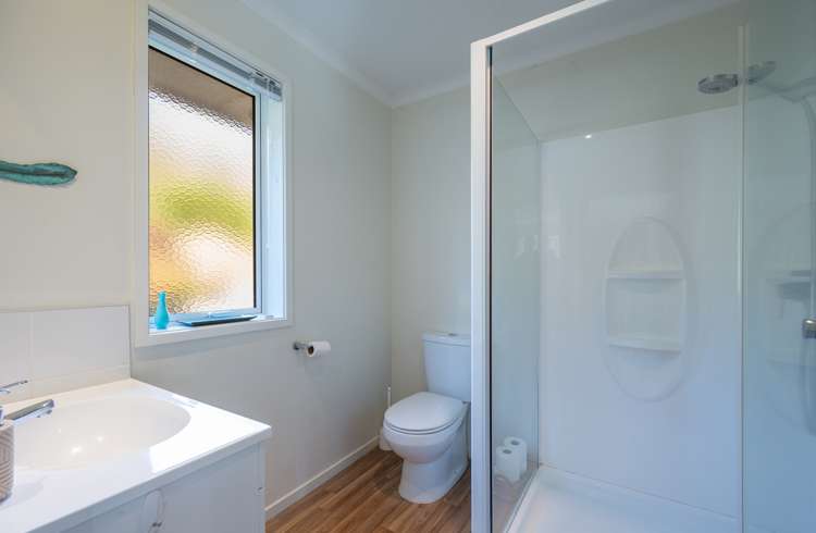 5 Norfolk Place Stoke_14