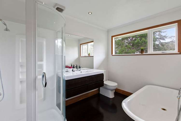 166 Godley Road Titirangi_24