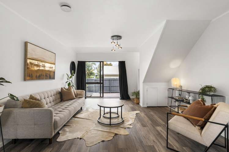 2/6 Newcastle Terrace Mount Albert_4
