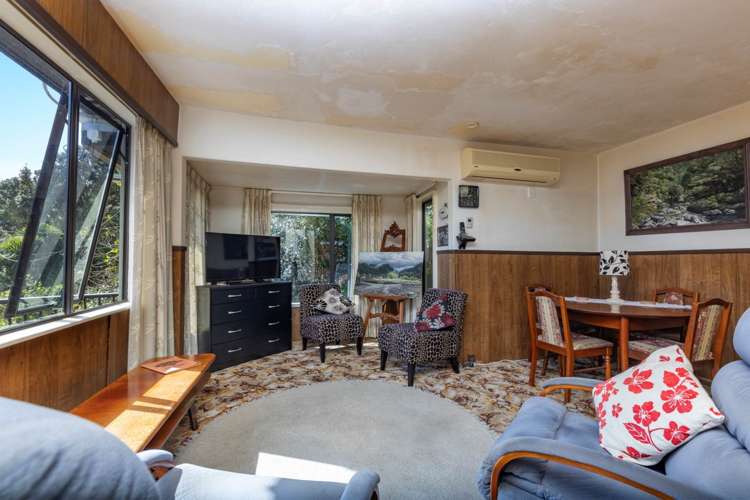 1093 Huia Road Huia_5