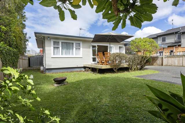 Classic Bungalow with Idyllic Outdoor Living