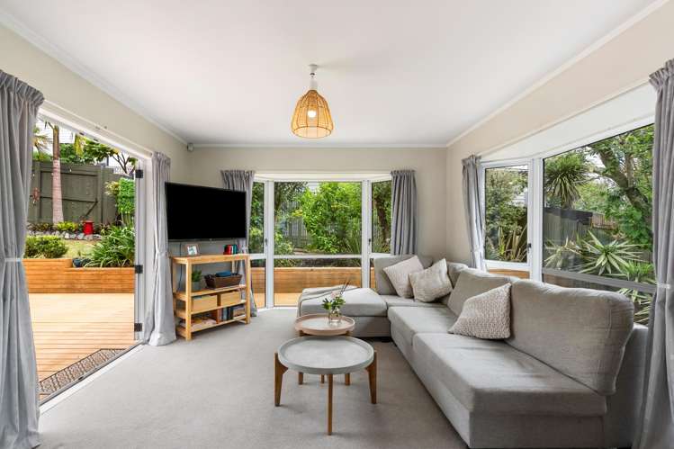 3/36 Eskdale Road Birkdale_2