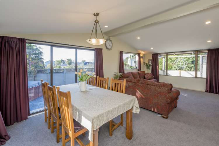 16 Karaka Grove Raumati Beach_7
