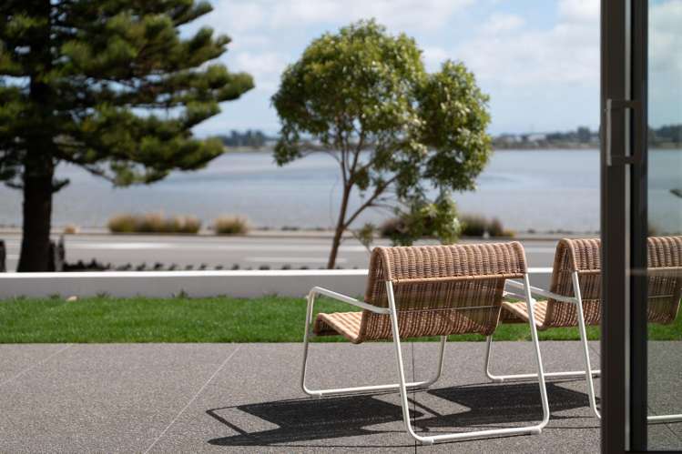 2/1 The Brae Mt Pleasant_32