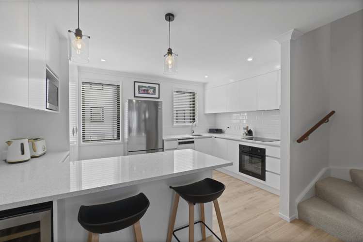 1/97B Mokoia Road Birkenhead_13