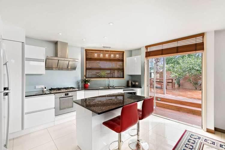 8a Queen Mary Avenue Epsom_6