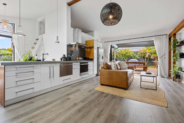 15a Barrett Road Whalers Gate_20