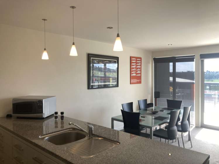 402/20 Hampton Downs Road Hampton Downs_6