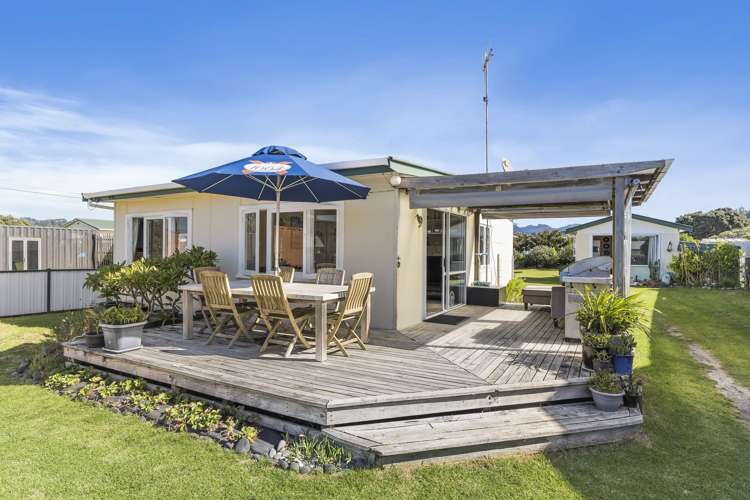 215 Ocean Road Whangamata_1